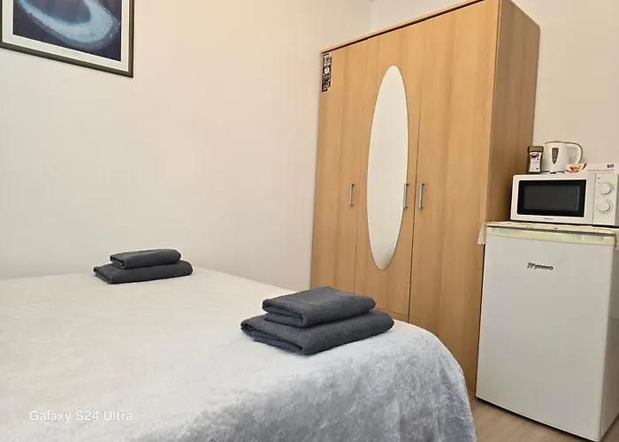 Poludnie Wroclawia 게스트하우스 3*